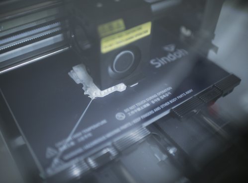3D 프린터 노즐과 출력판(Sindoh)